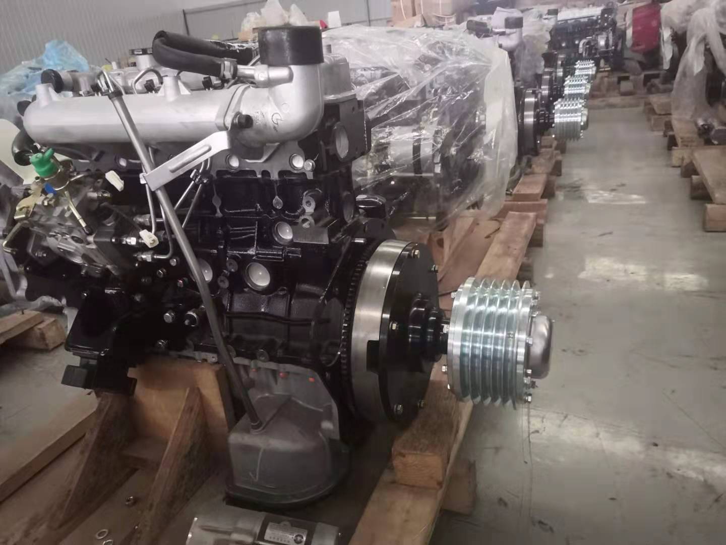 江鈴發(fā)動機+離合器輸出總成